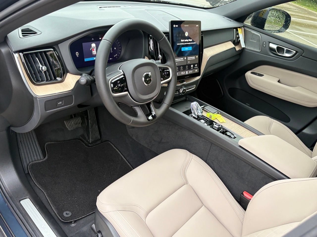 New 2026 Volvo XC60 B5 Plus w/ Protection Package Premier AWD/4WD image 14