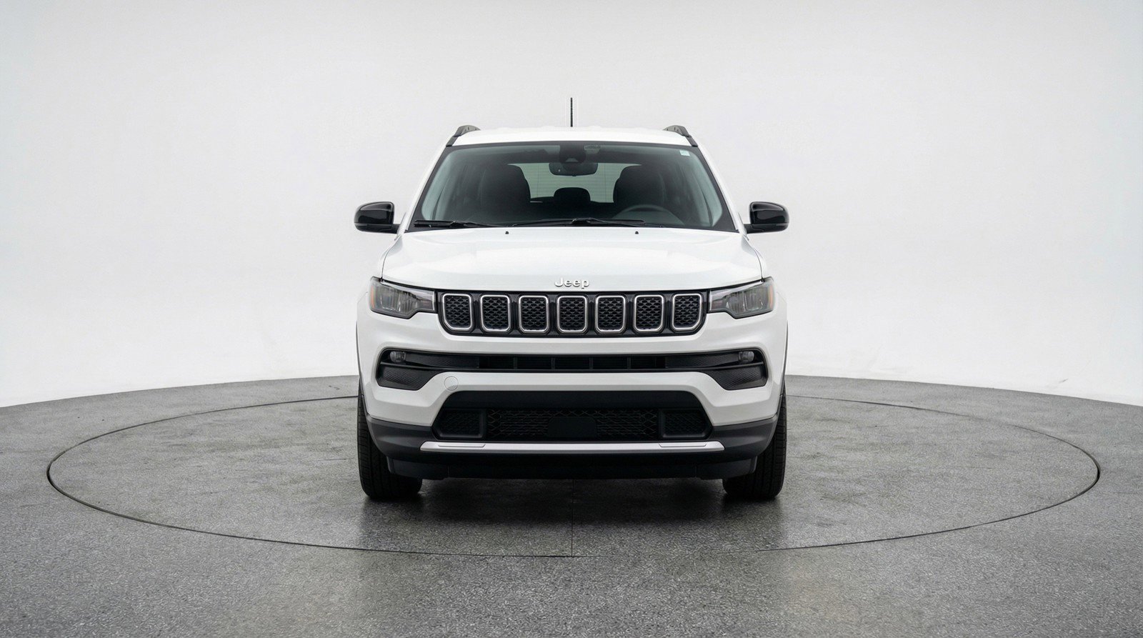 Used 2025 Jeep Compass Latitude image 2