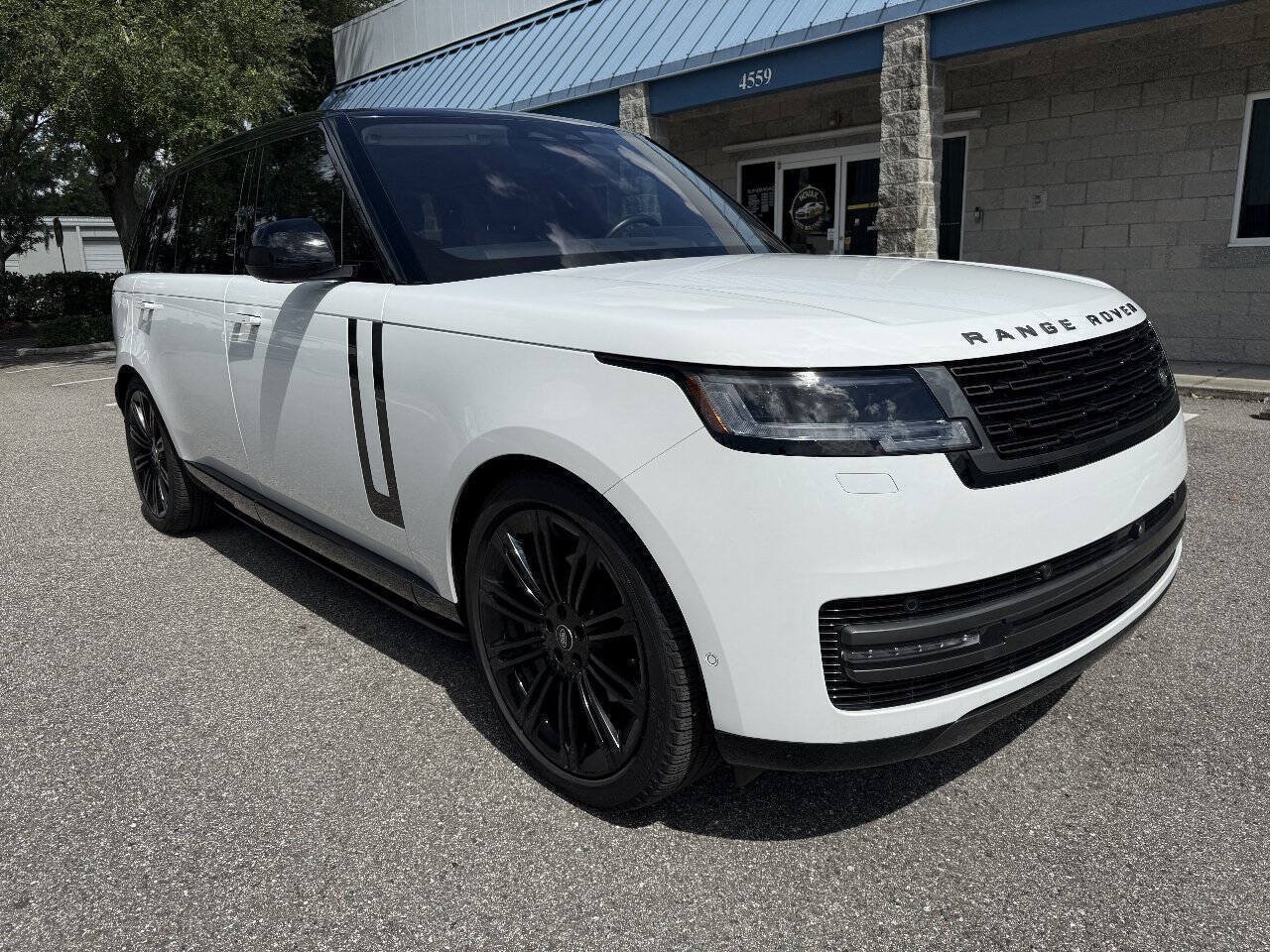 Used 2022 Land Rover Range Rover Long Wheelbase SE AWD/4WD image 11