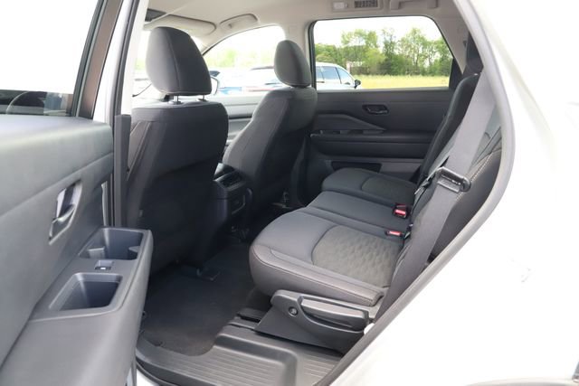 Used 2025 Nissan Pathfinder SV AWD/4WD image 18