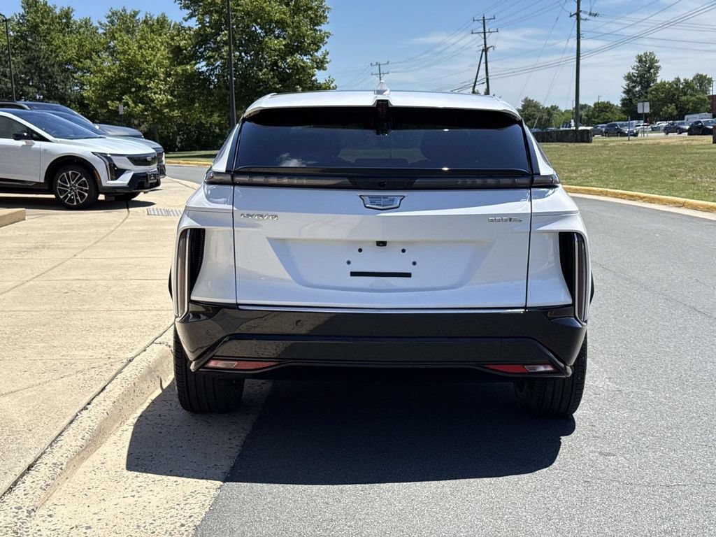 Certified 2025 Cadillac Lyriq Luxury w/ LPO, Floor Liner Package AWD/4WD image 24