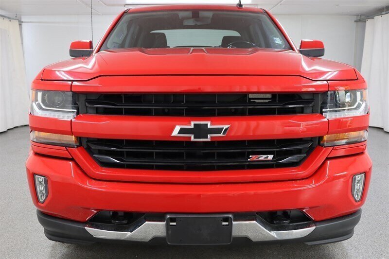 Used 2018 Chevrolet Silverado 1500 LT w/ All Star Edition AWD/4WD image 2