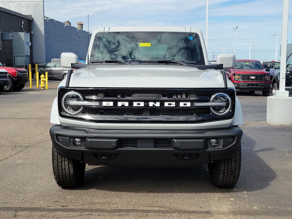 New 2026 Ford Bronco Outer Banks AWD/4WD image 2