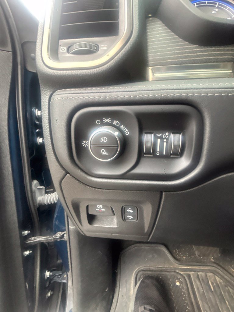 Used 2021 RAM 1500 Limited AWD/4WD image 21