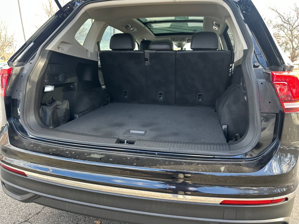 Used 2022 Volkswagen Tiguan SE w/ Panoramic Sunroof Package image 15