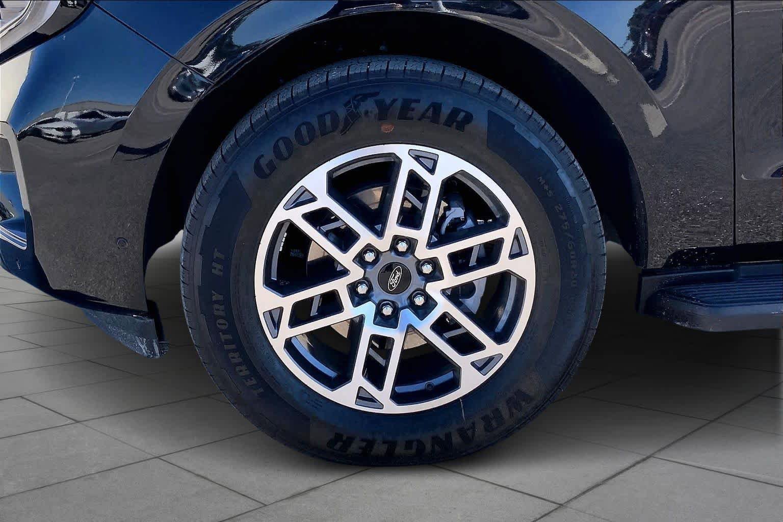 Certified 2025 Ford Expedition Active RWD image 12