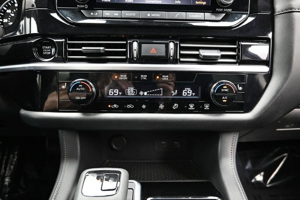 Used 2025 Nissan Pathfinder SV AWD/4WD image 41