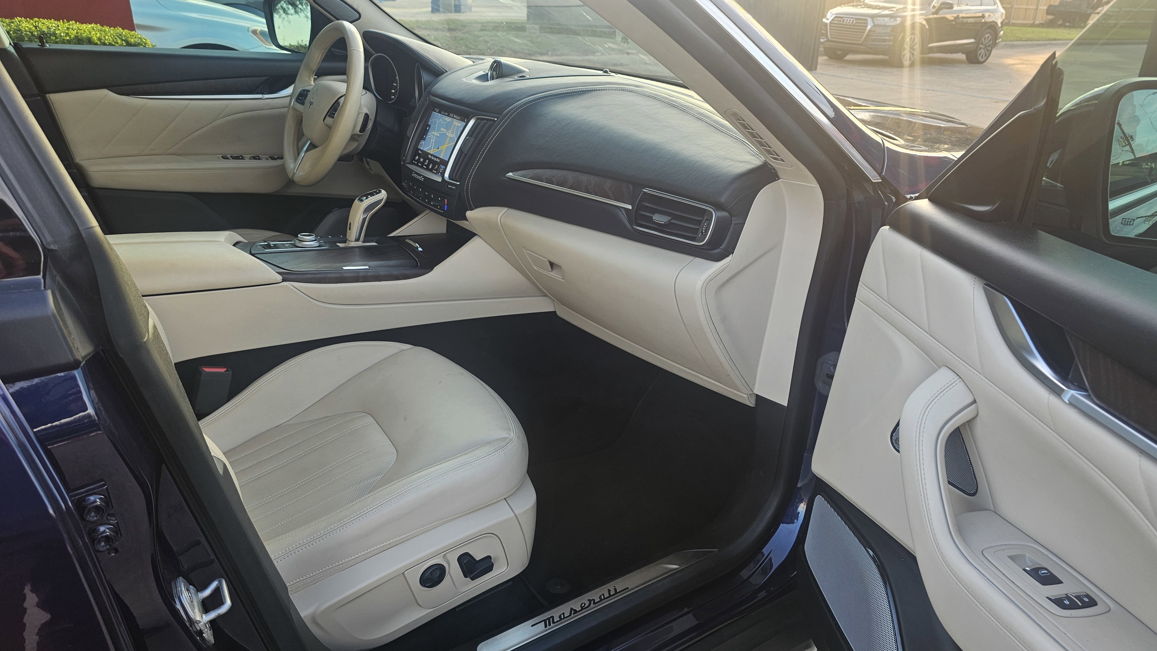 Used 2019 Maserati Levante GranLusso image 37