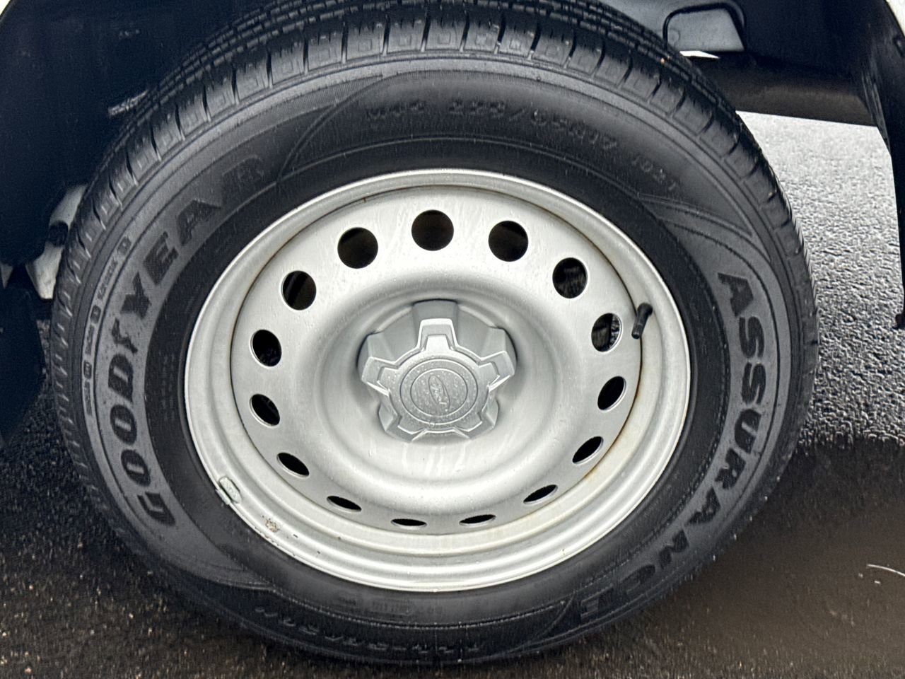 Used 2023 Ford Maverick XL image 12