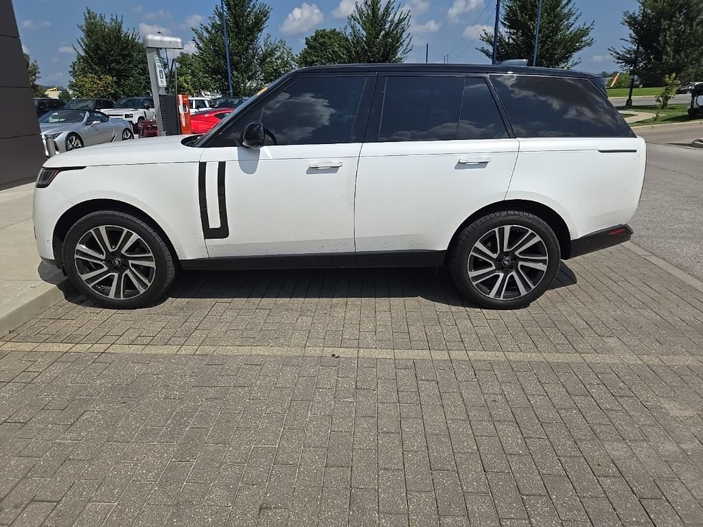 Used 2023 Land Rover Range Rover SE AWD/4WD image 8
