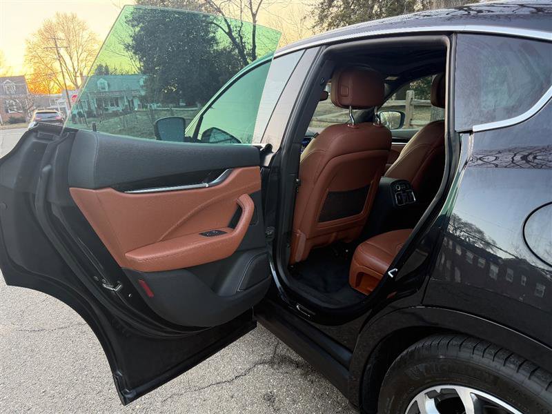 Used 2020 Maserati Levante image 24