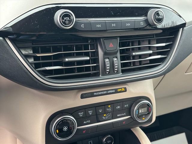 Used 2020 Ford Escape SE image 19