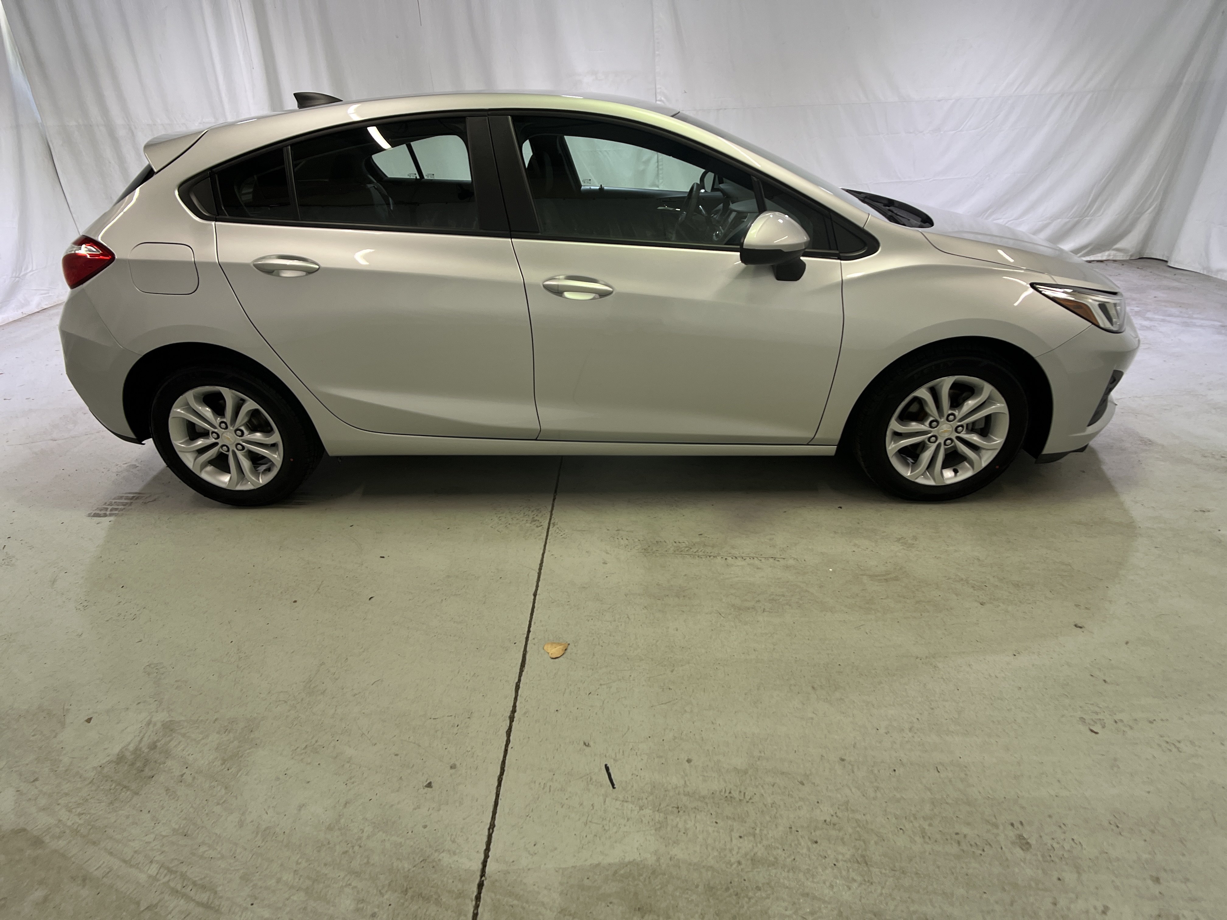 Used 2019 Chevrolet Cruze LS w/ LS Convenience Package FWD image 12