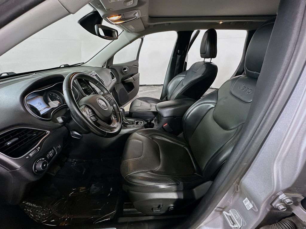Used 2019 Jeep Cherokee Limited FWD image 14