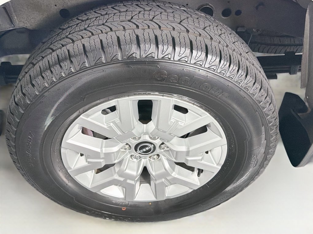 Used 2022 Nissan Frontier SV RWD image 32