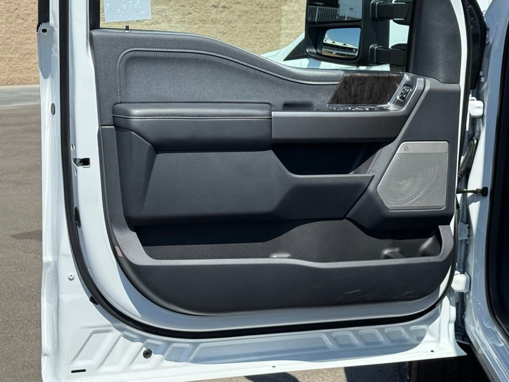 New 2026 Ford F250 4x4 Crew Cab Super Duty image 17