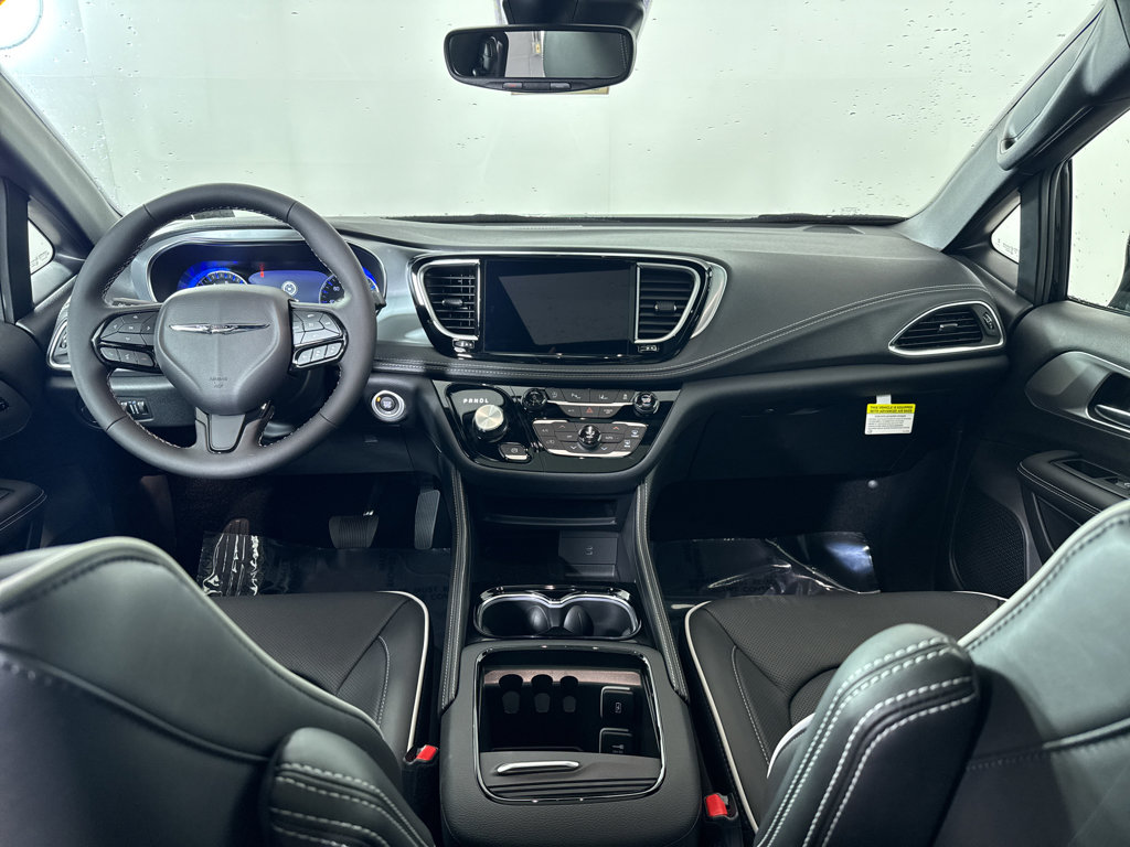 New 2026 Chrysler Pacifica Limited w/ S Appearance Package image 9