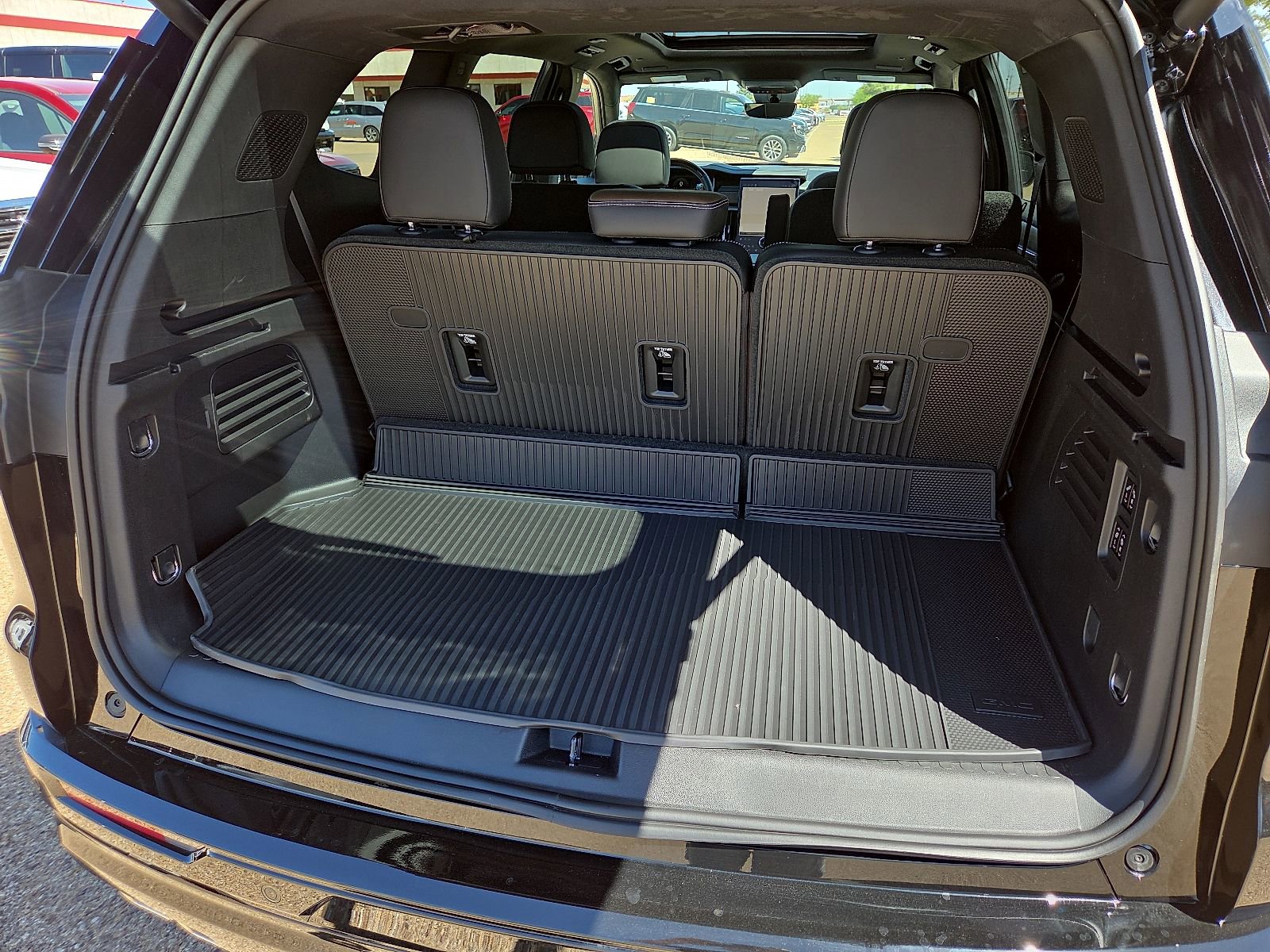 New 2026 GMC Acadia Denali Ultimate w/ LPO, Floor Liner Package AWD/4WD image 6
