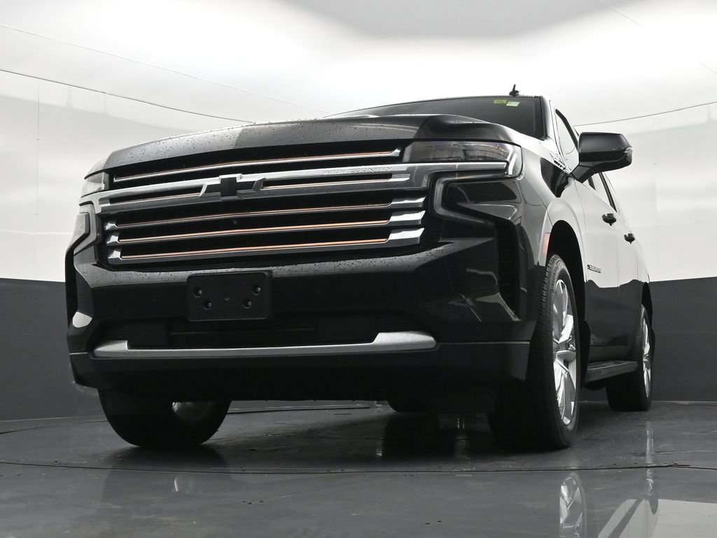 Used 2024 Chevrolet Suburban High Country AWD/4WD image 30