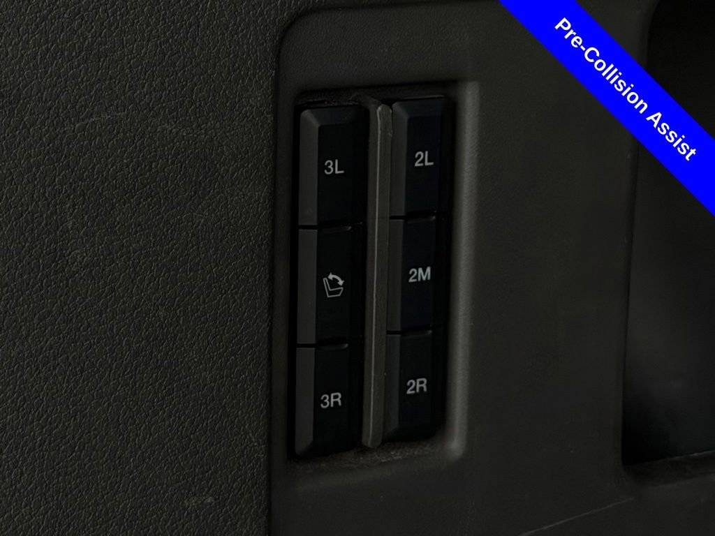 Used 2019 Ford Expedition XLT w/ Equipment Group 202A RWD image 30