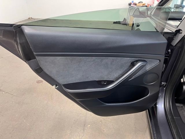 Used 2023 Tesla Model 3 Standard Range image 19