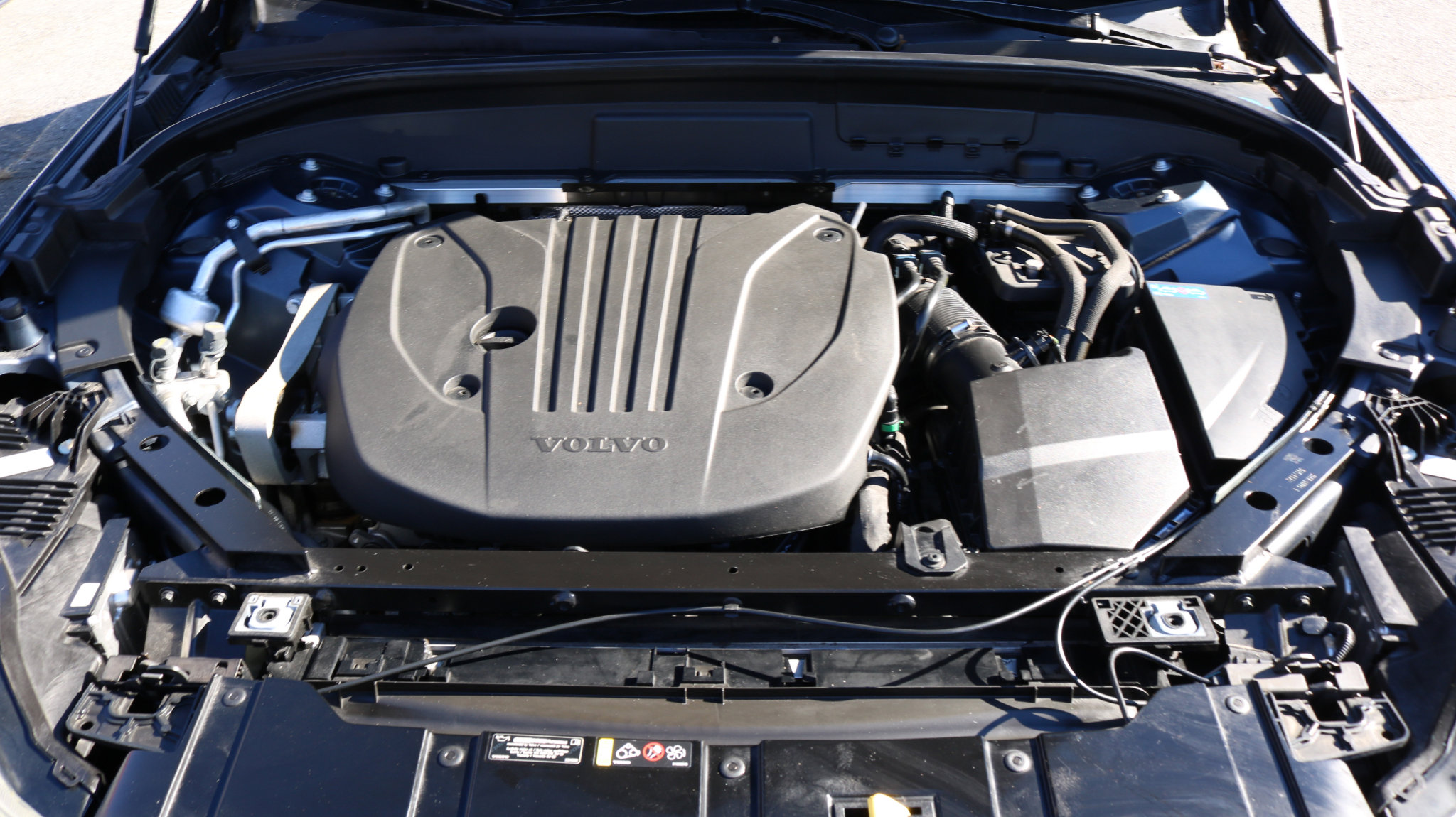 Used 2023 Volvo XC60 B5 Core w/ Protection Package Premier image 23