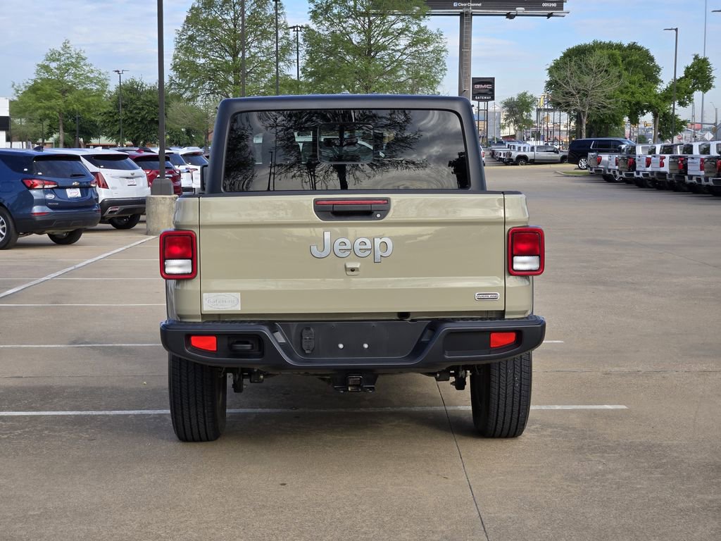Used 2022 Jeep Gladiator Overland w/ Popular Equipment Package AWD/4WD image 6