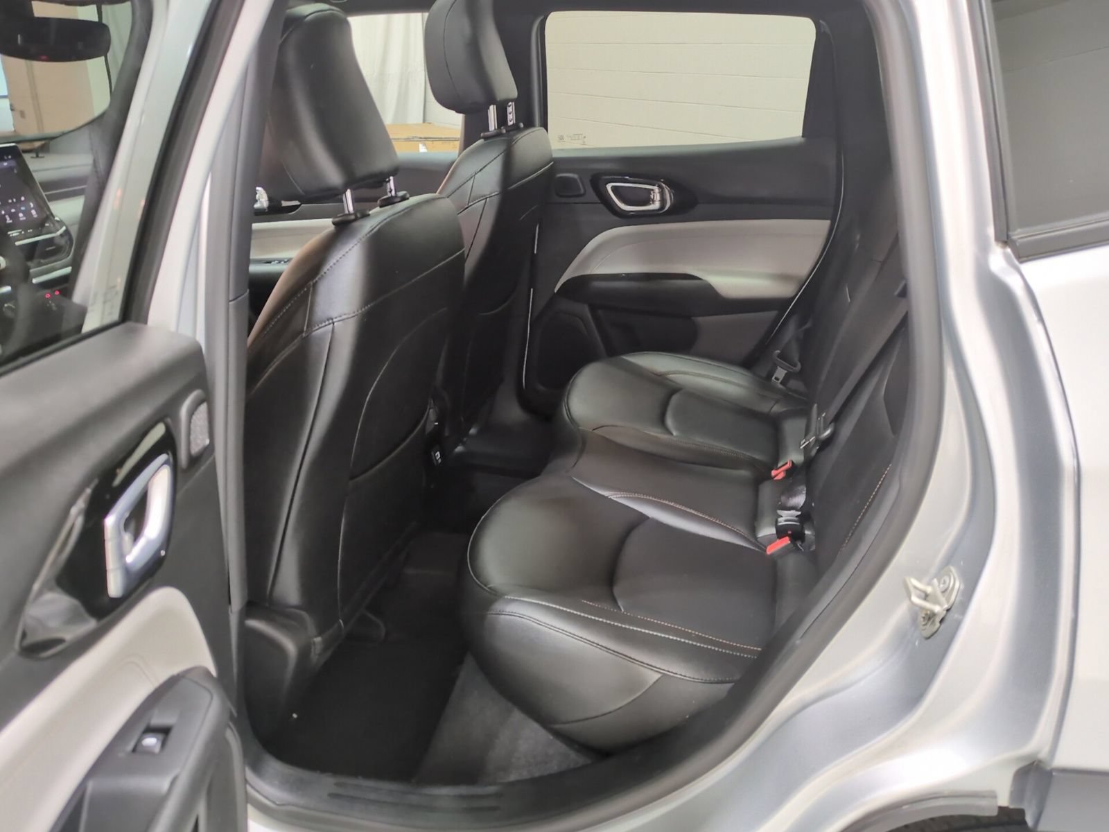 Used 2024 Jeep Compass Limited w/ Sun and Sound Group AWD/4WD image 13