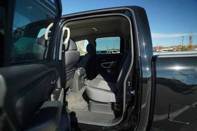 Used 2024 Nissan Titan SV w/ SV Convenience Package image 15