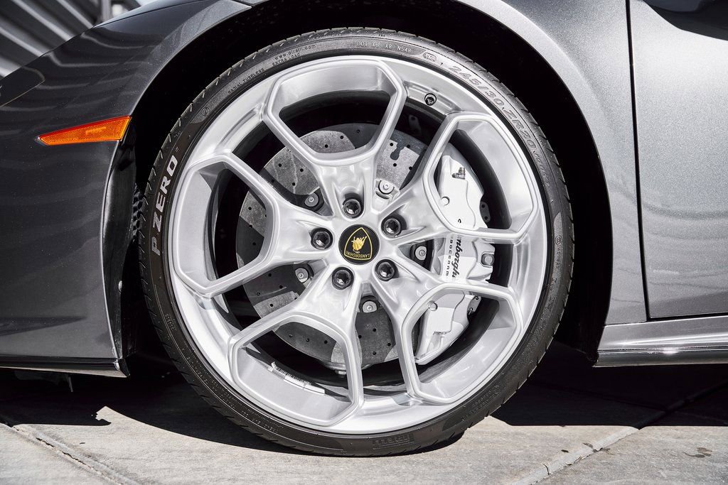 Used 2024 Lamborghini Huracan EVO AWD/4WD image 3