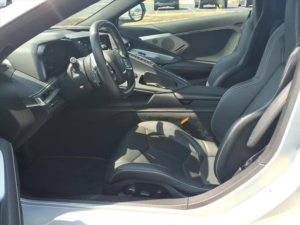 Used 2021 Chevrolet Corvette Stingray Preferred Cpe w/ Z51 Performance Package RWD image 20