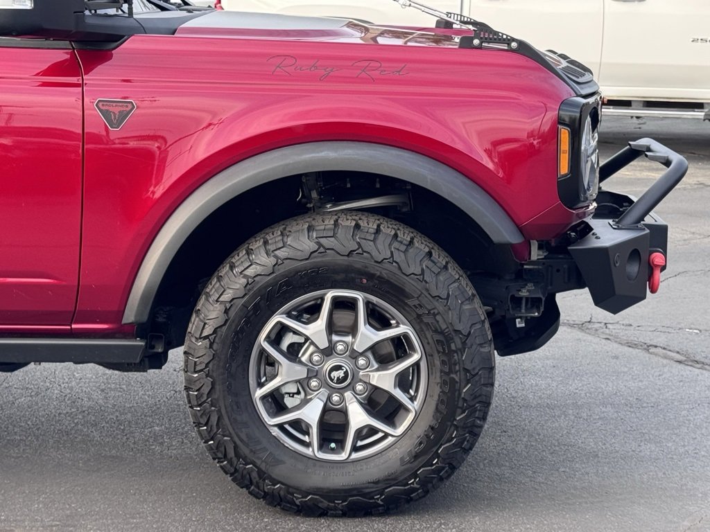 Used 2025 Ford Bronco Badlands image 44