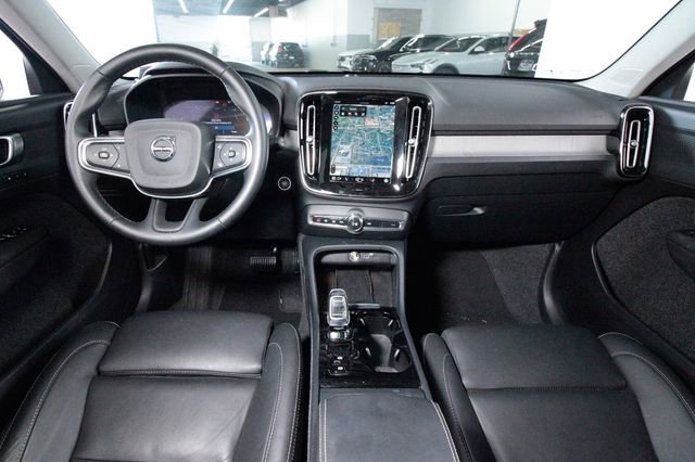 Certified 2025 Volvo XC40 B5 Ultra w/ Protection Package Premier AWD/4WD image 6