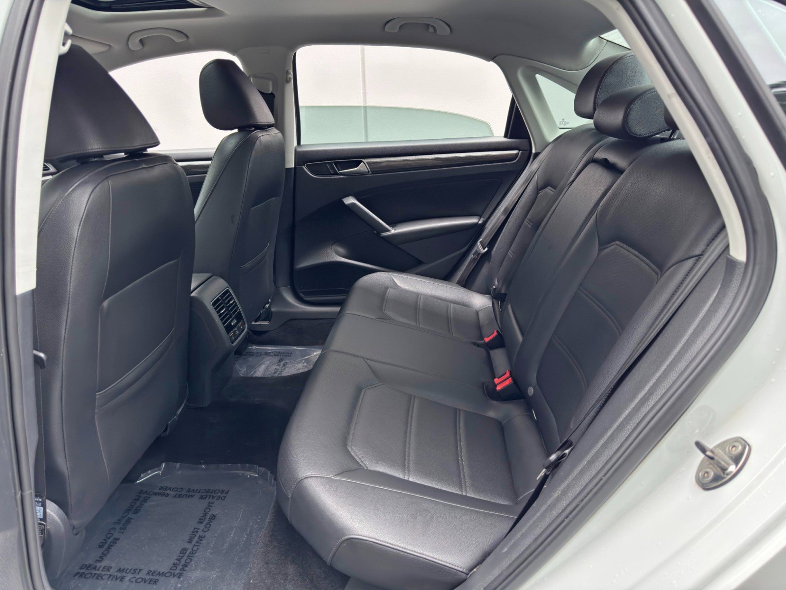 Used 2016 Volkswagen Passat 1.8T SE FWD image 36