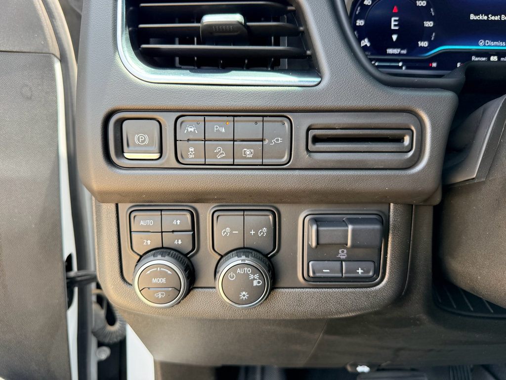 Used 2022 Chevrolet Tahoe Z71 w/ Z71 Off-Road Package AWD/4WD image 18