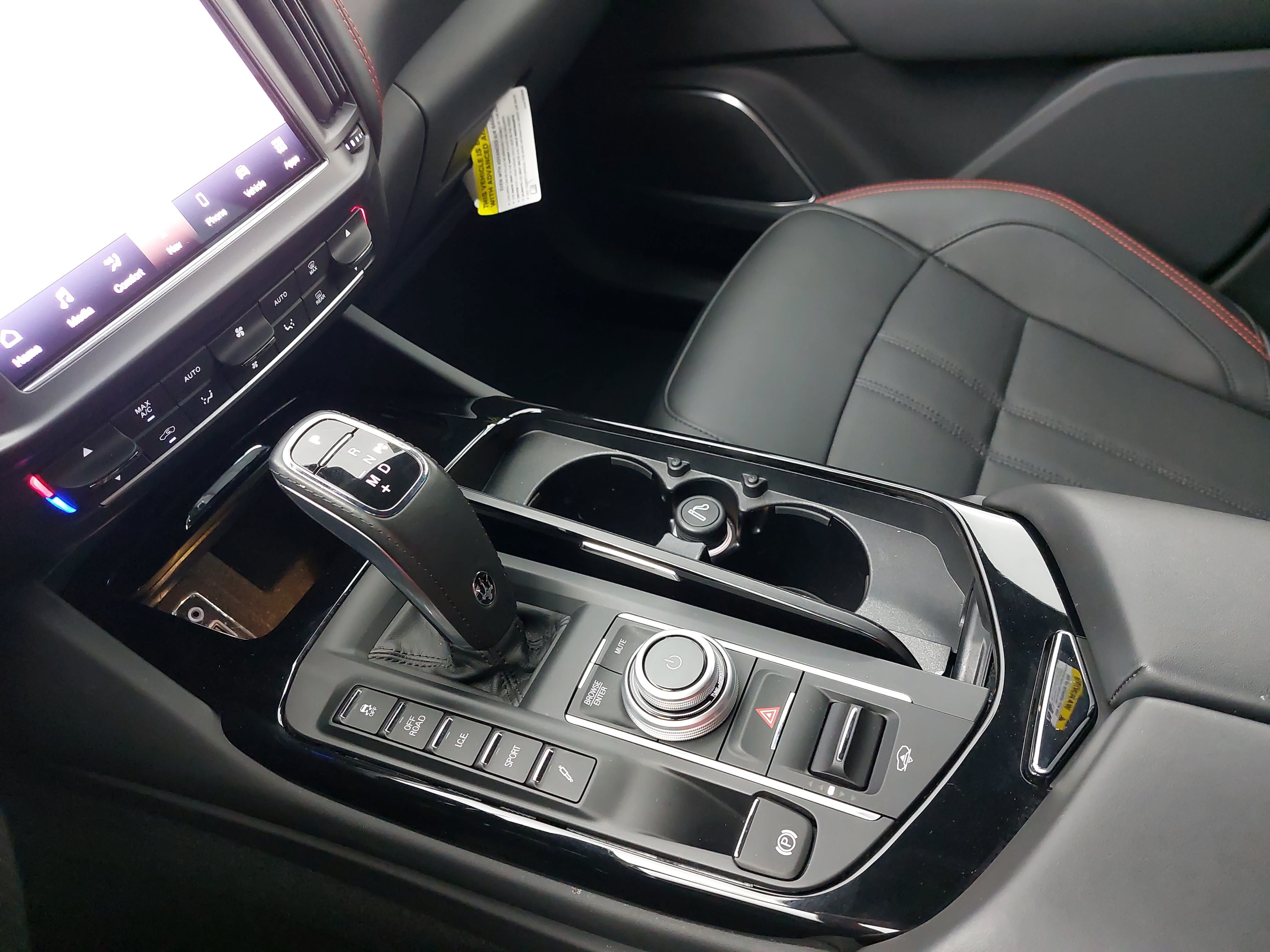 Used 2024 Maserati Levante Modena Ultima AWD/4WD image 27