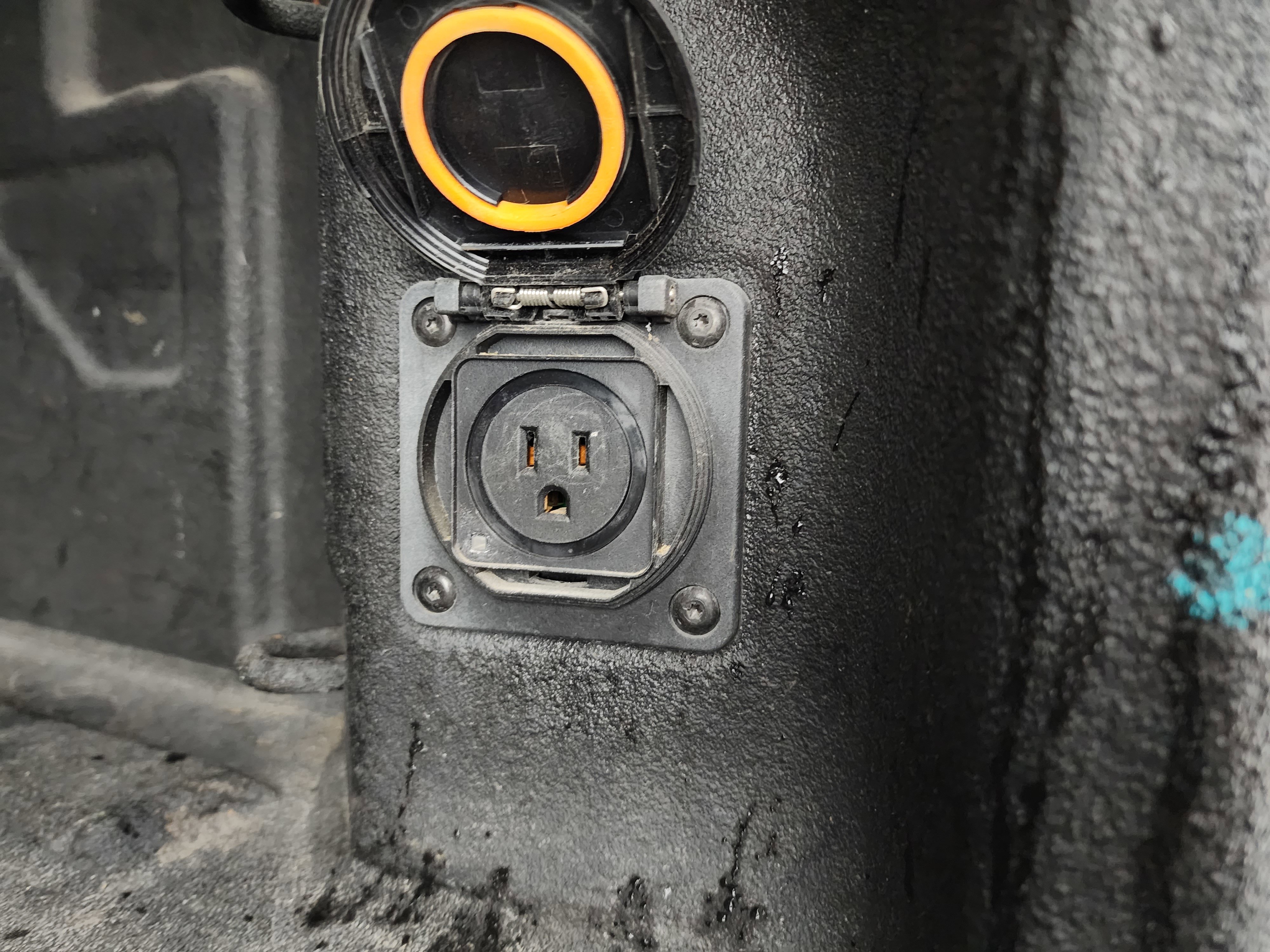 Used 2022 GMC Sierra 2500 SLT w/ LPO, GMC Protection Package image 29