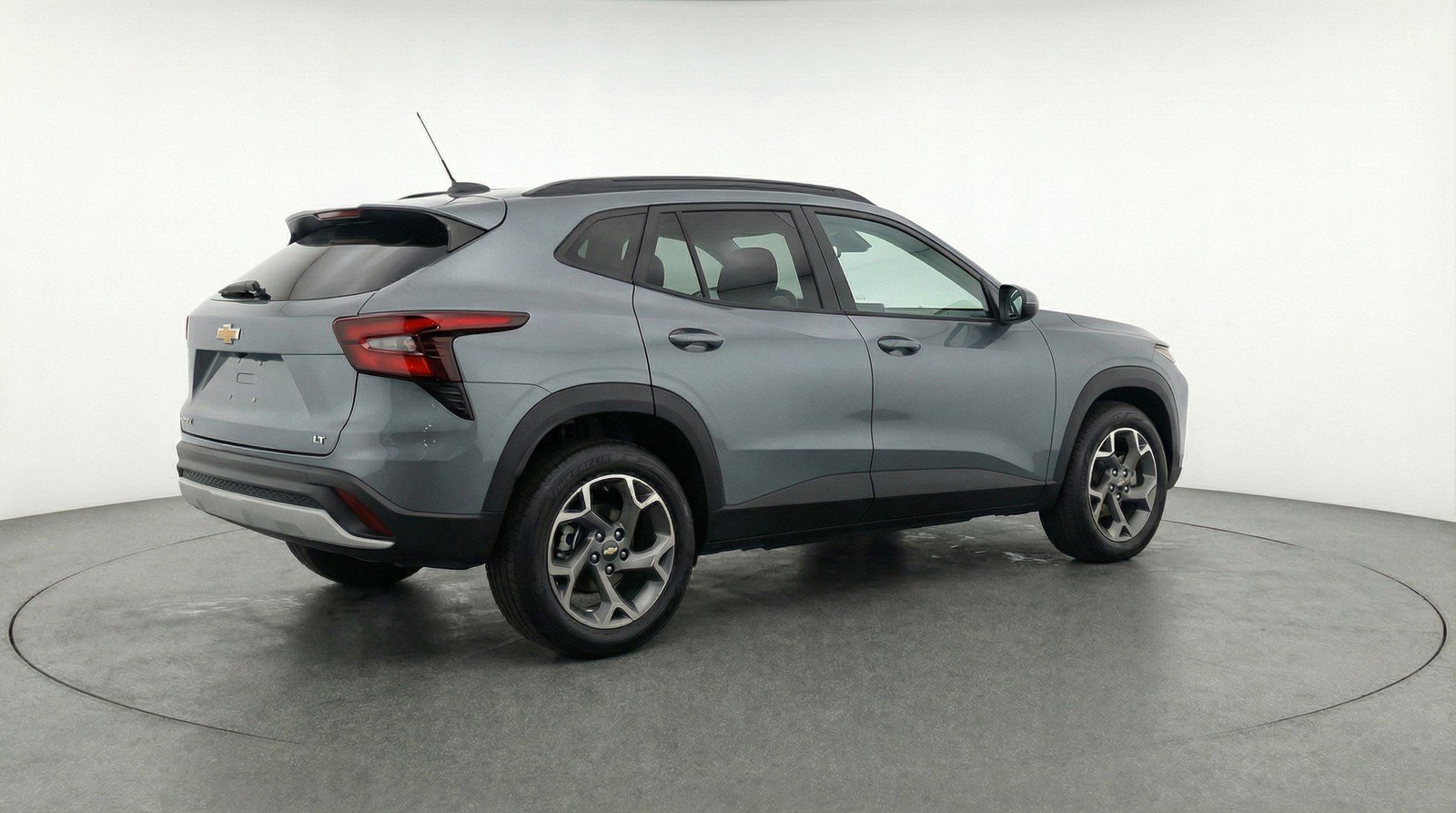 Used 2025 Chevrolet Trax LT w/ LT Convenience Package image 7