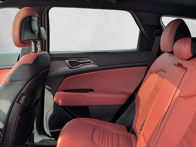 Used 2025 Kia Sportage SX image 18