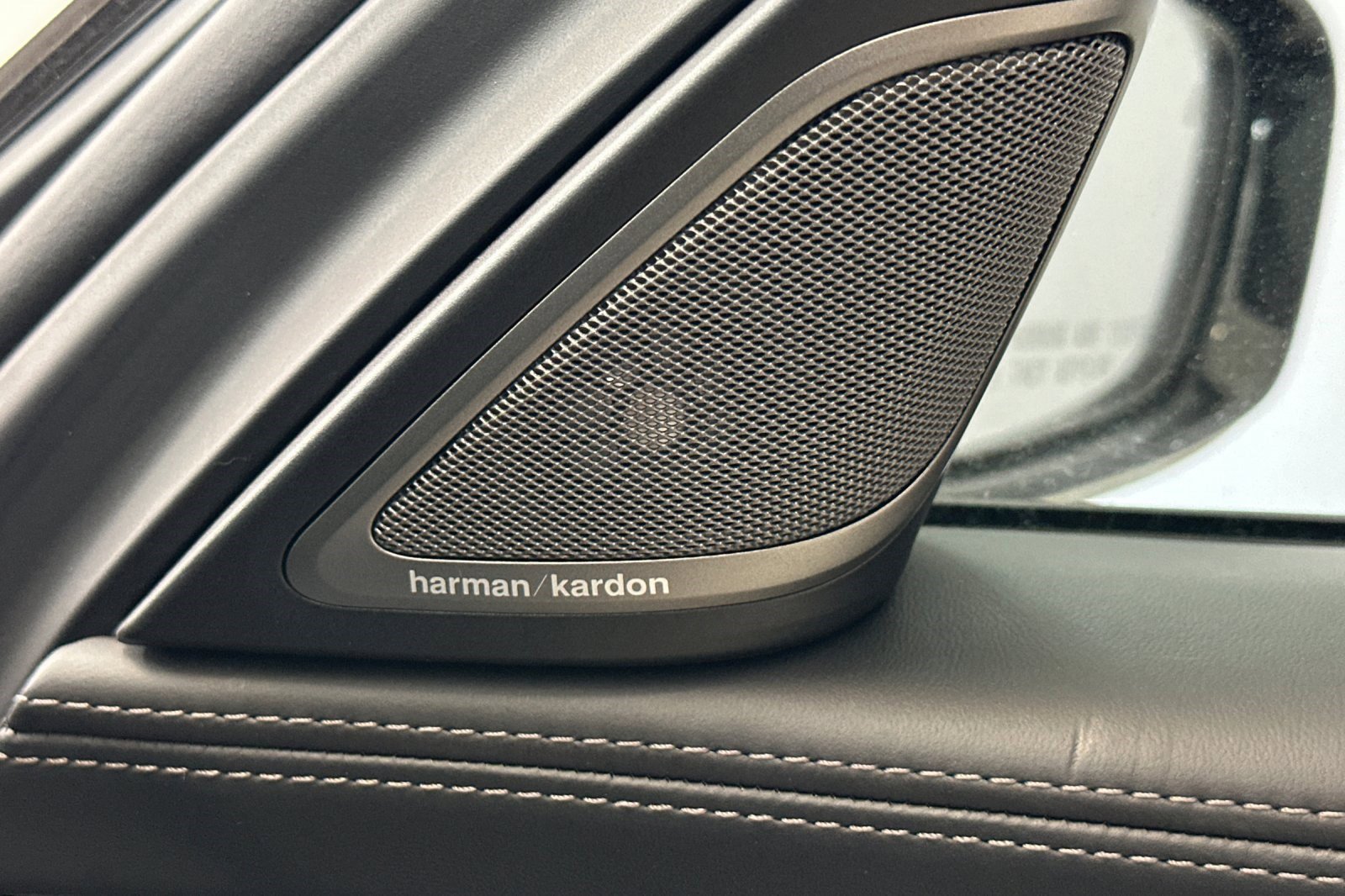 Used 2022 BMW 750i xDrive w/ Executive Package image 22