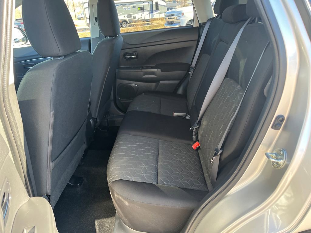 Used 2025 Mitsubishi Outlander Sport SE image 15