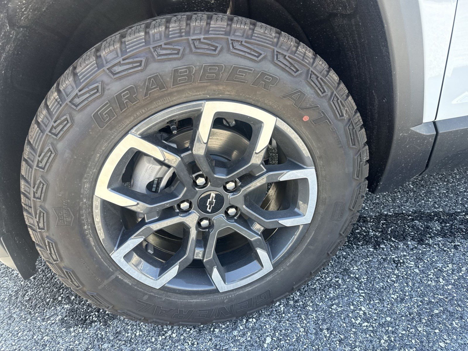 New 2027 Chevrolet Equinox ACTIV FWD image 8