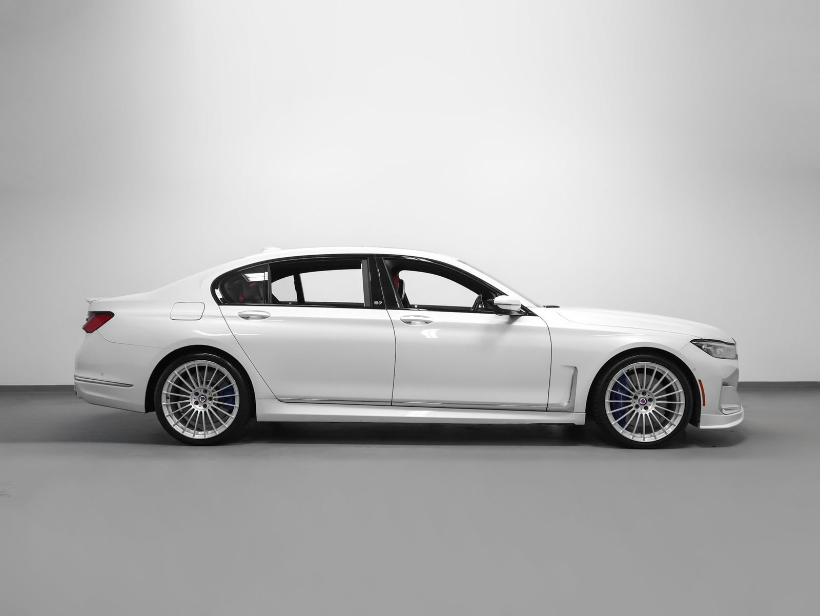 Used 2022 BMW ALPINA B7 xDrive w/ Luxury Rear Seating Package AWD/4WD image 13