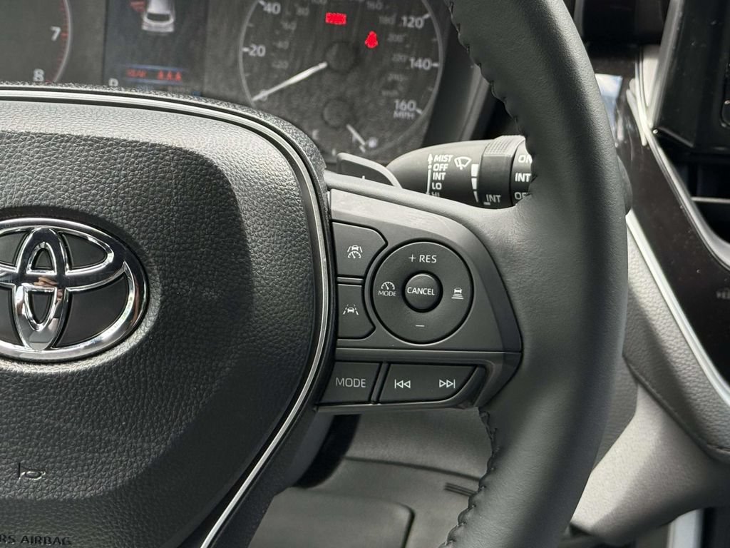 Used 2025 Toyota Corolla Cross AWD Hybrid image 19