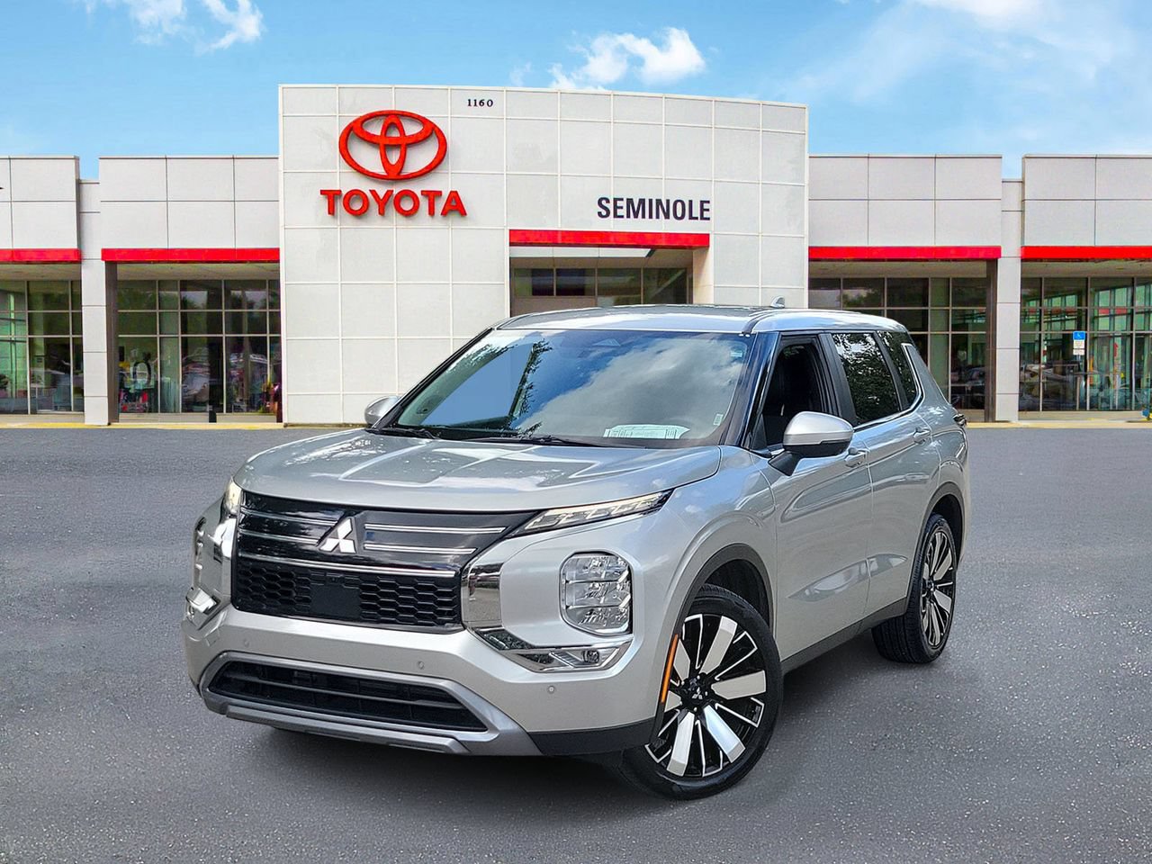 Used 2025 Mitsubishi Outlander SE FWD 360° Tour