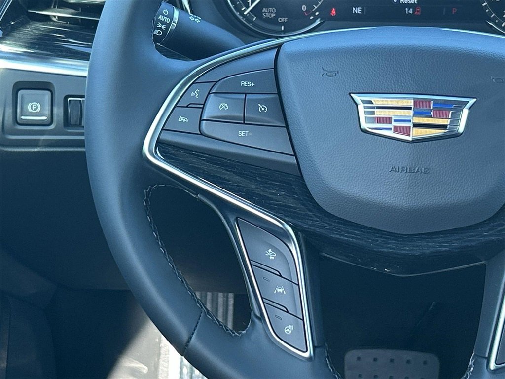 New 2025 Cadillac XT5 Premium Luxury image 9