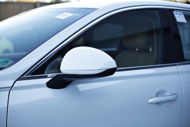 Used 2025 Genesis G80 2.5T image 39