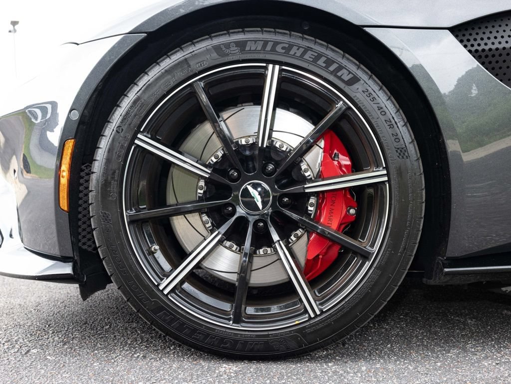 Used 2021 Aston Martin V8 Vantage Roadster RWD image 64