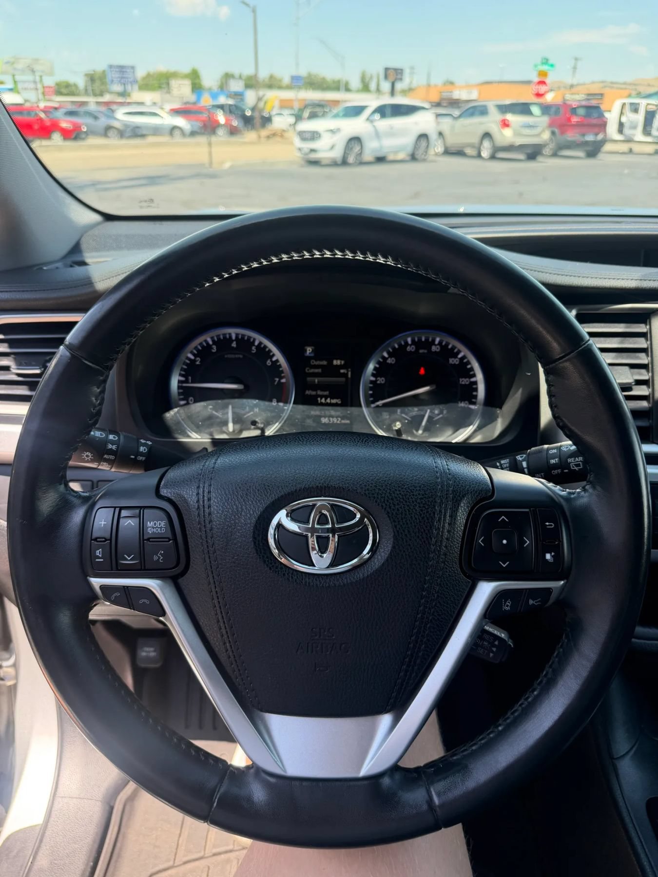 Used 2017 Toyota Highlander SE AWD/4WD image 11