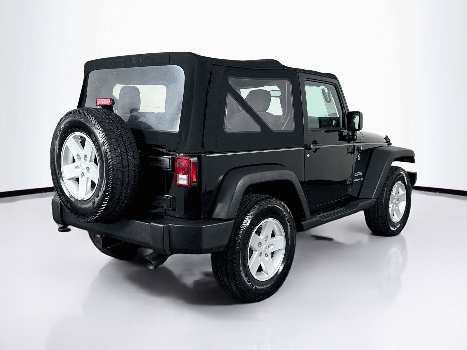 Used 2017 Jeep Wrangler Sport w/ Quick Order Package 24S AWD/4WD image 2